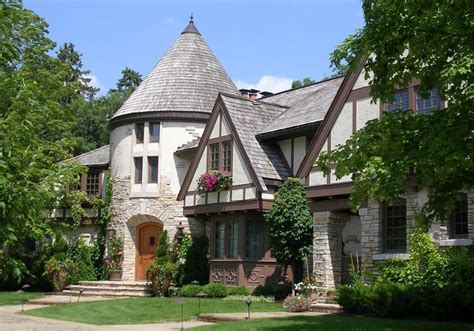 tudor roofs|original tudor houses.